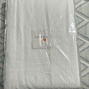 Full/ Queen matelasse coverlet